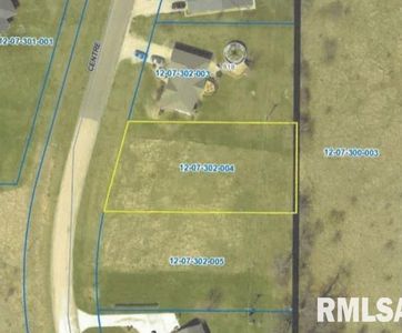 104 Centre Dr, Petersburg, IL, 62675