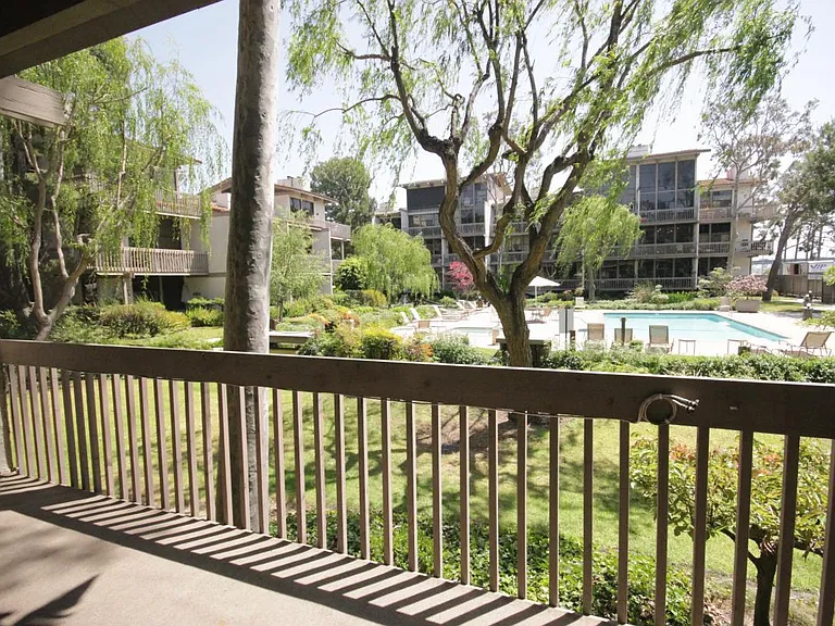 6112 Marina Pacifica Dr S — Photo 18