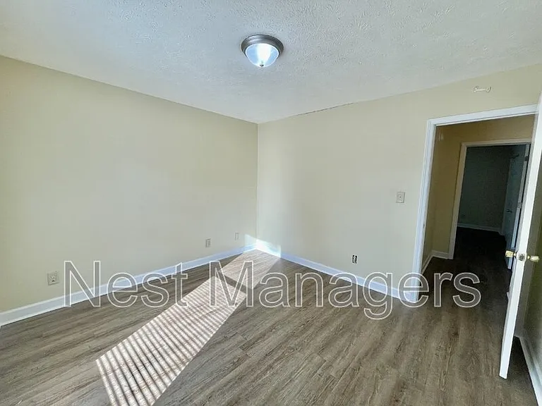 5852 Aftonshire Dr — Photo 2