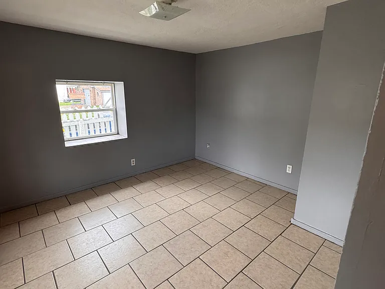301 Main St #4 — Photo 6