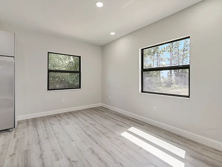 488 Lillon Ave S — Photo 27