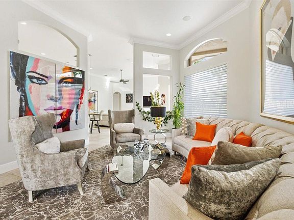 Home For Sale In Avalon