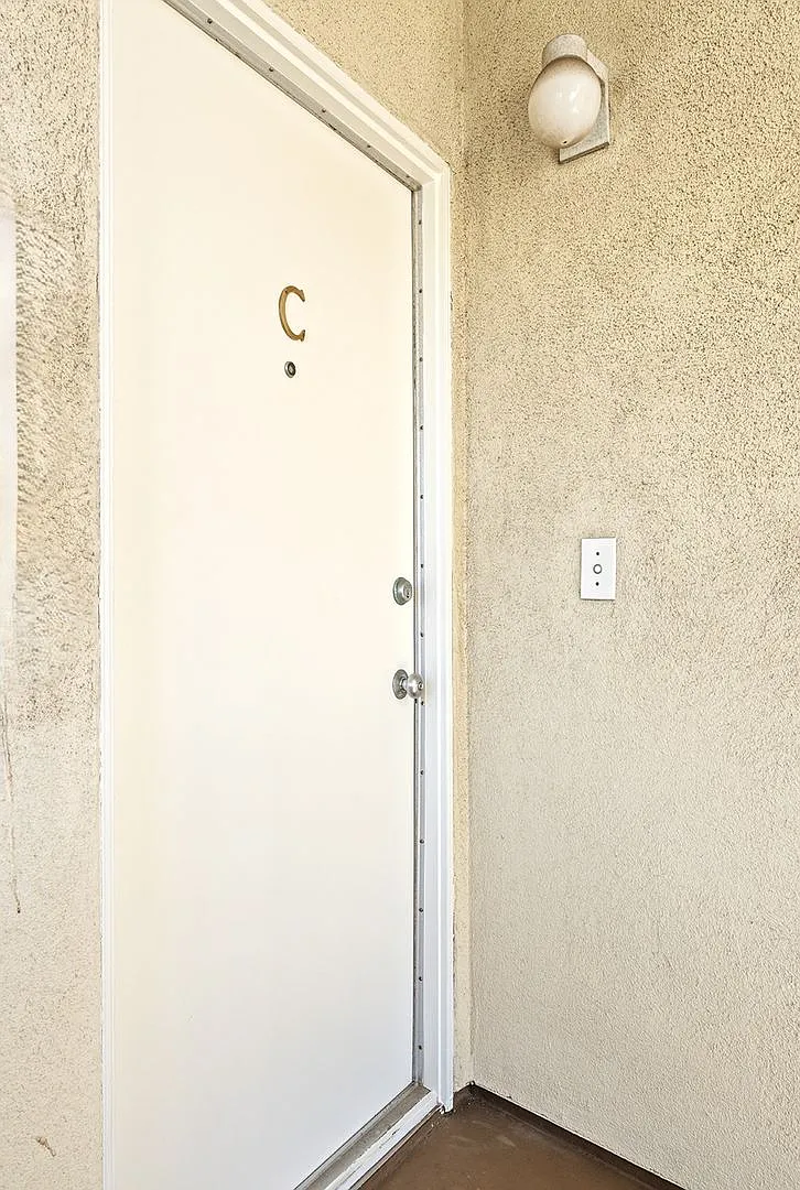 811 Main Street — Photo 3