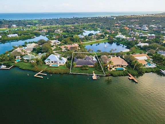 2nd image of 645 Lake Dr
