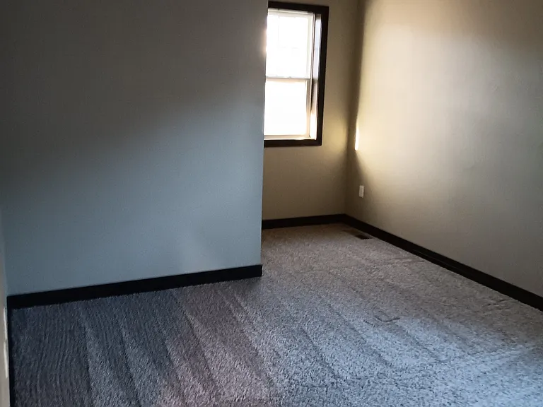 1227 S Greenwood Ave — Photo 16