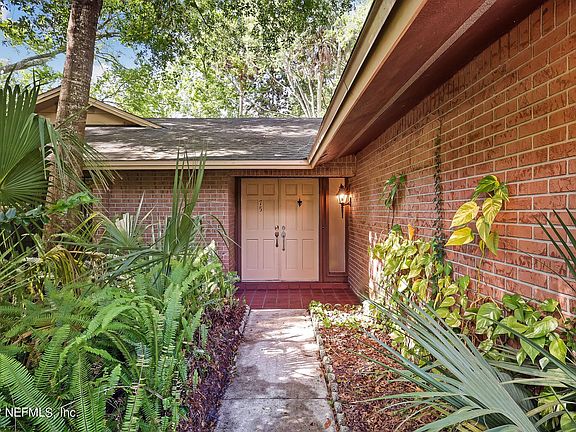 3rd image of 75 Sanchez Dr E