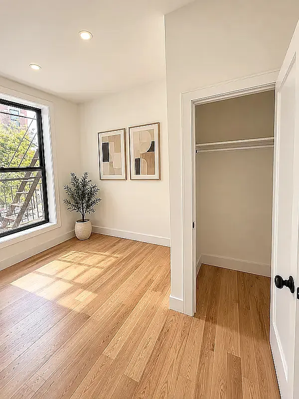 293 Putnam Avenue — Photo 3