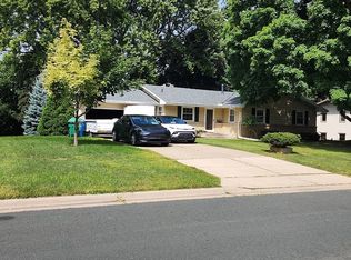 1141 Unity Ave N, Golden Valley, MN 55422