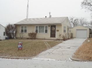20 3rd Dr, Decatur, IL 62521