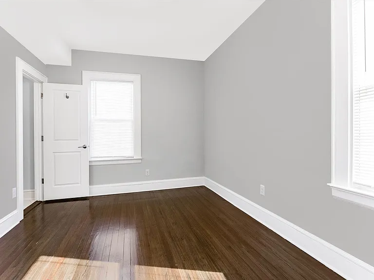 The Regis at Bloomfield — Photo 16