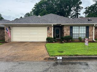 21 Pebble Creek Dr S, Longview, TX 75605