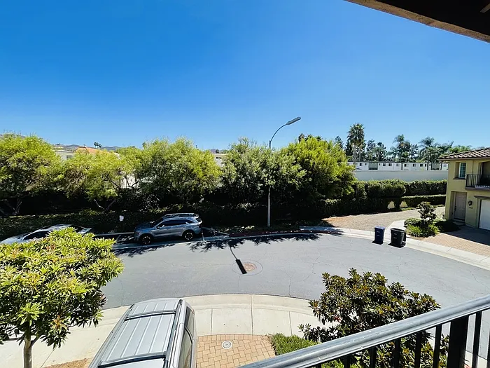 1351 Isabella Way — Photo 11