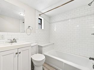 2107 Green St #2FF, Philadelphia, PA 19130