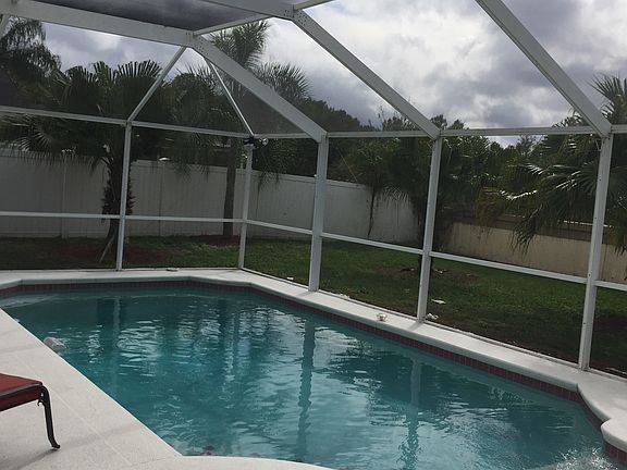 4th image of 2434 Berkshire Ct