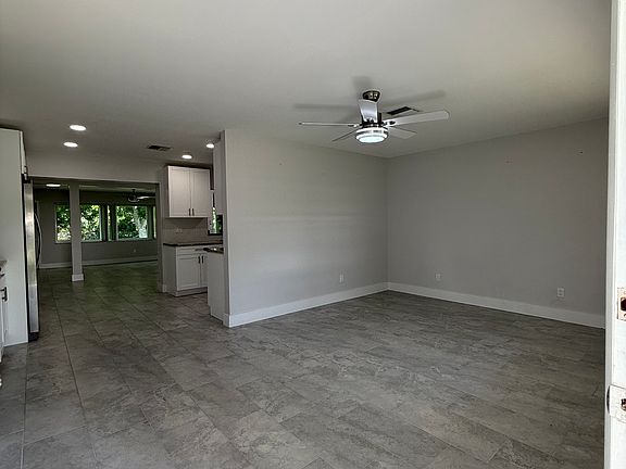 3rd image of 625 14th Ave