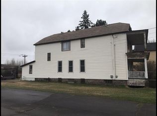 1202 E 11th St, Hibbing, MN 55746