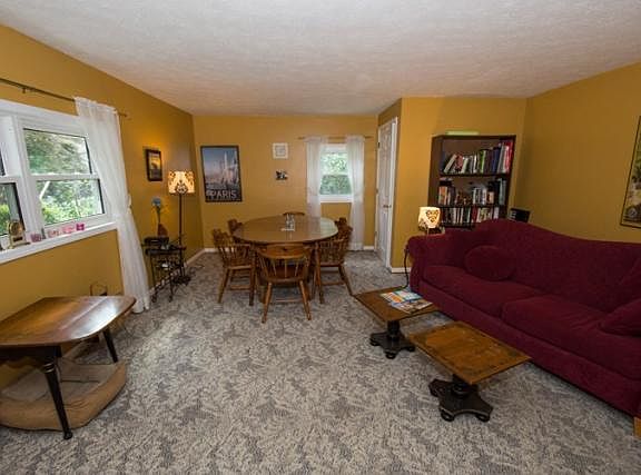 3rd image of 839 Manchester Dr