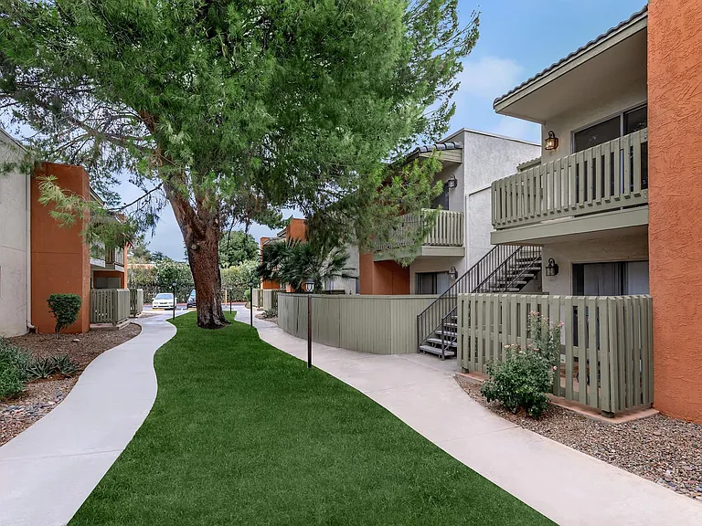 Pantano Villas Apartments — Photo 7