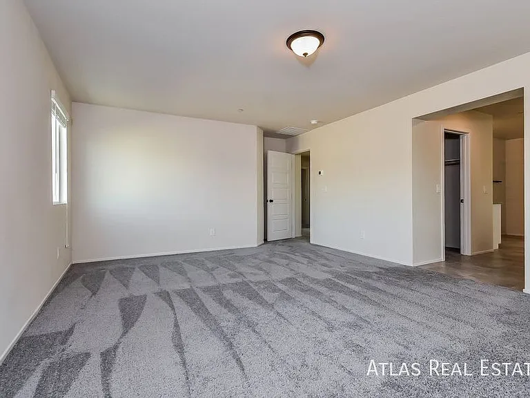 4527 Sapphire Moon Ave — Photo 8