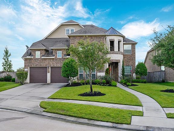 3rd image of 25711 Oakwood Knoll Dr