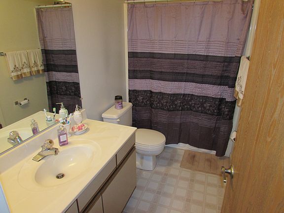 5th image of 851 Rolling Hills Ln APT 2