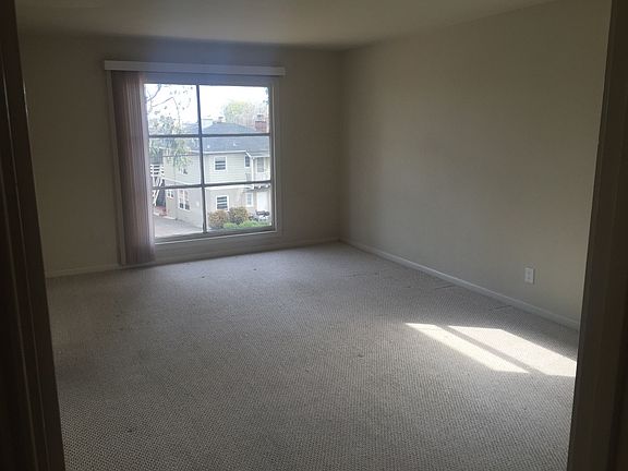 3rd image of 1125 El Camino Real APT 6