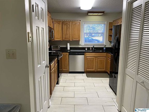 4th image of 2606 Excalibur Dr SE