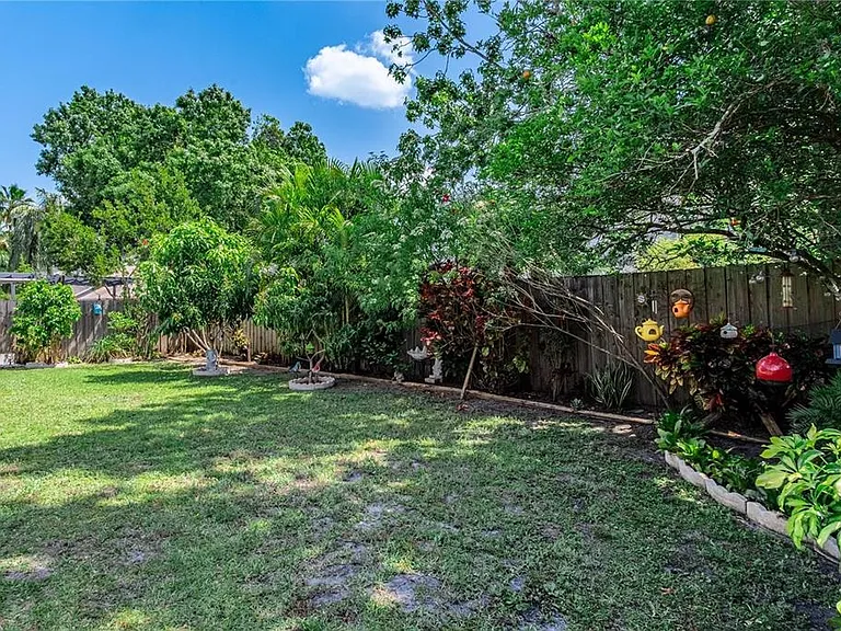 767 Meadowside Ct — Photo 30