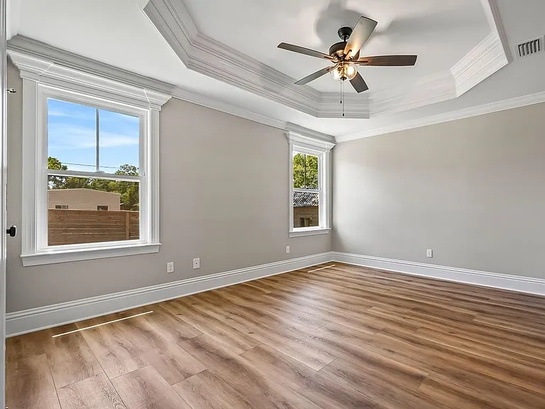84 Merwyn Dr — Photo 10