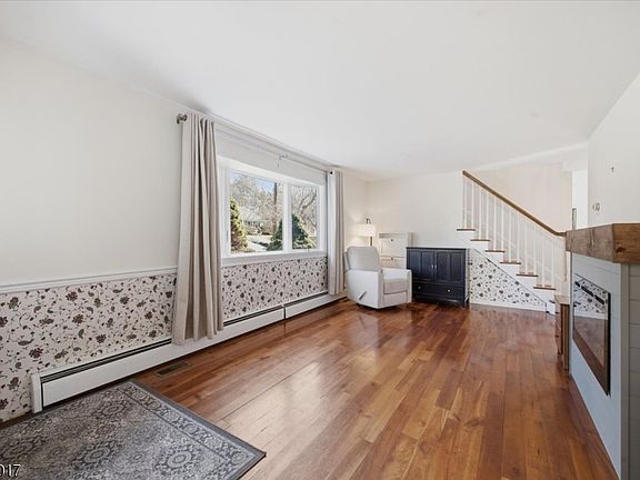 4th image of 23 Lingert Ave