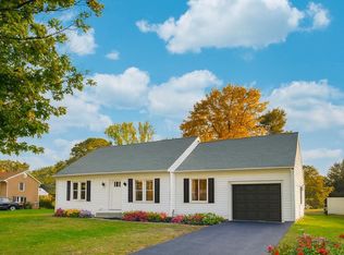 5 Brunswick Park Dr, Troy, NY 12180