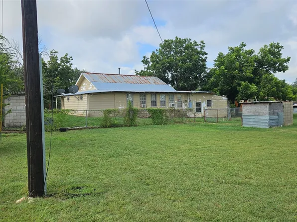 521 State Highway 16 N, Goldthwaite, TX 76844