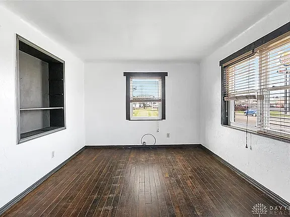 2 bed, 750 sqft, $950 — Photo 2