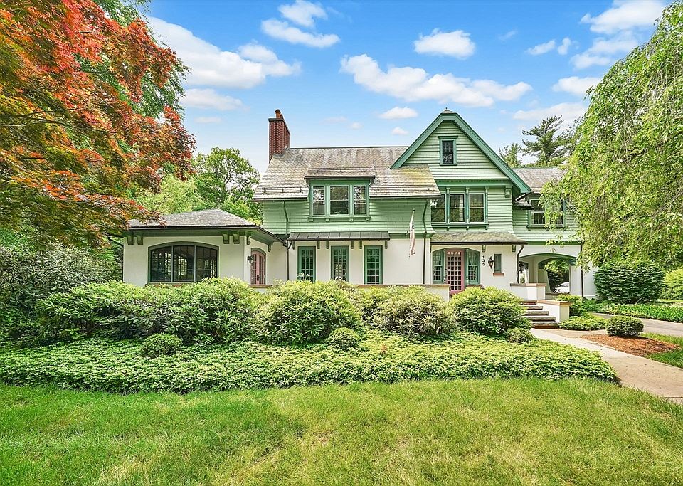 1st image of 135 Forest Glen Rd