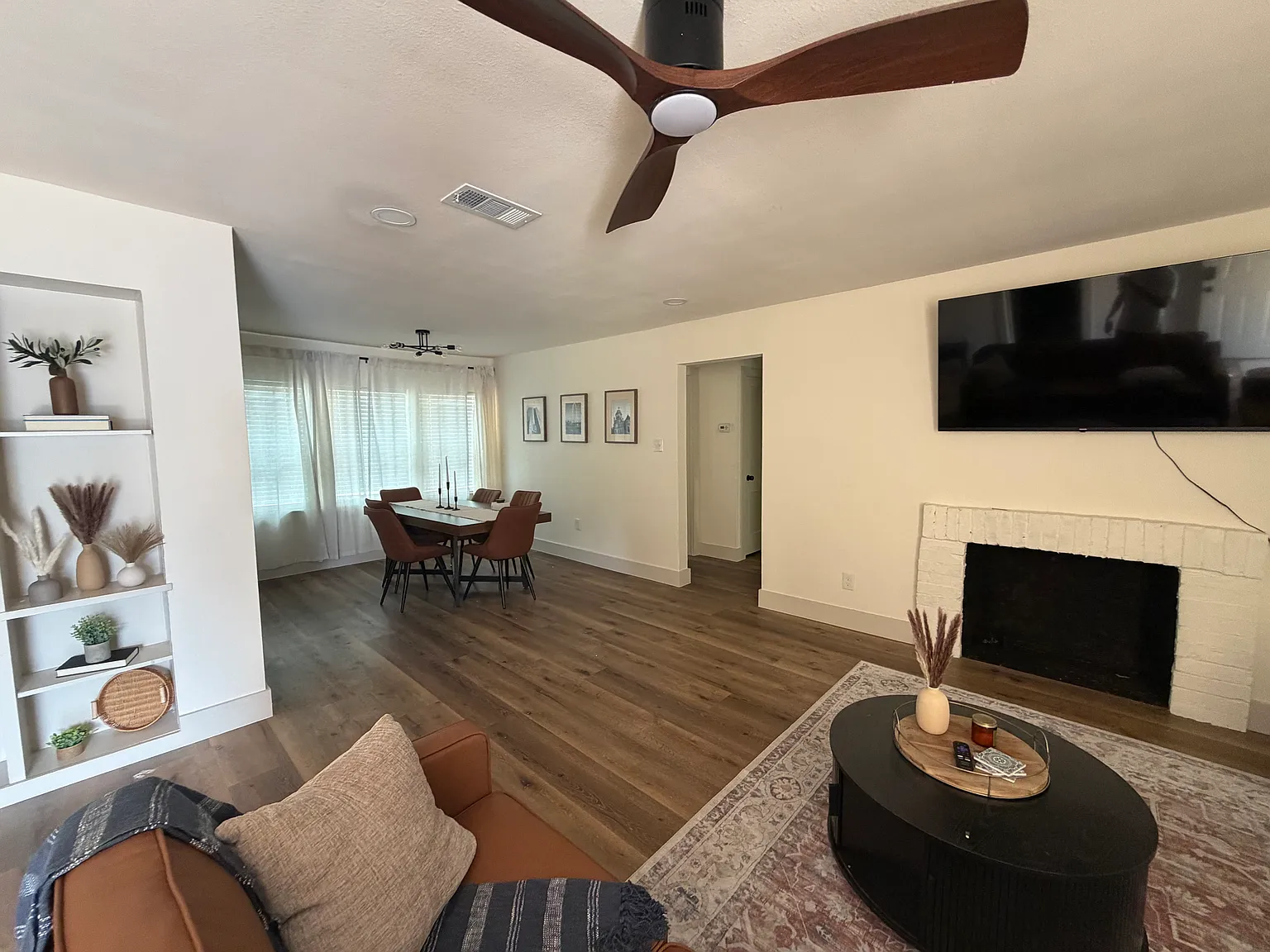 3 bed, 1464 sqft, $2,350 — Photo 4