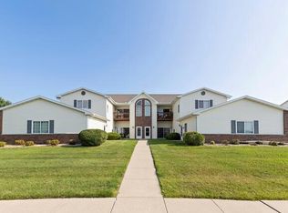 1612 Commonwealth Dr APT 3, Fort Atkinson, WI 53538