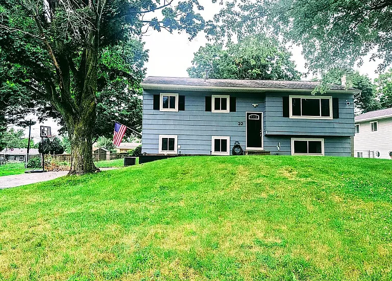 22 Bemis Way — Photo 1