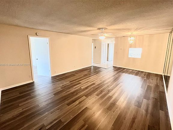 2nd image of 403 SW Natura Ave APT F