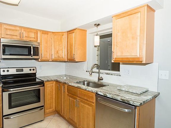 2nd image of 2332 Langford St