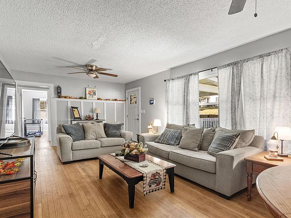 3rd image of 3718 Thrushwood Dr
