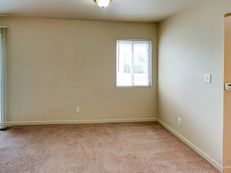 Pleasantview Manor Apartments — Photo 13