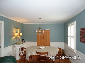 5th image of 336 Glenn Ct