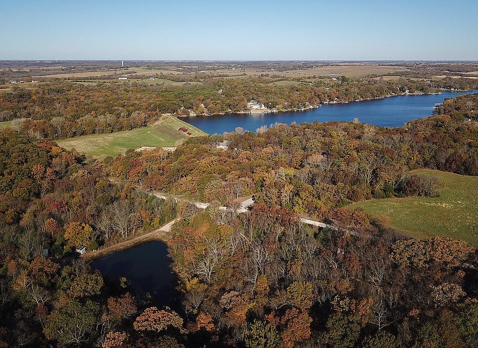 Lake Dabanawa sit N of