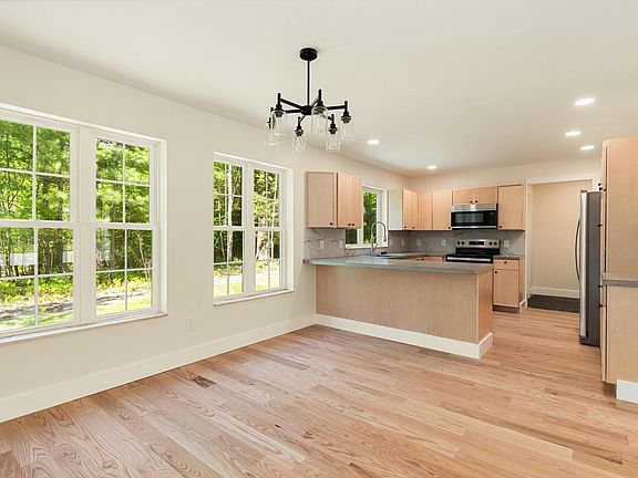 5th image of 118 Village Hill Lane
