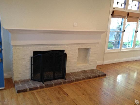 5th image of 1240 N Sweetzer Ave