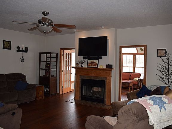 4th image of 61800 Willow Springs Way