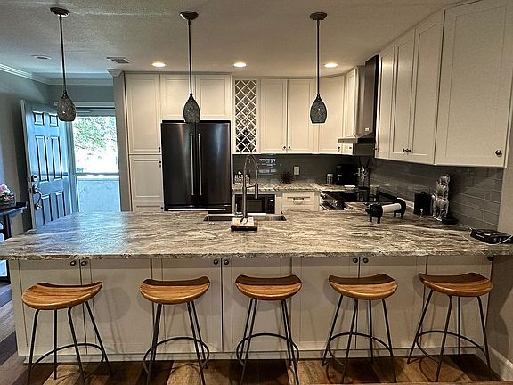 5th image of 604 Highcrest Dr Unit 422