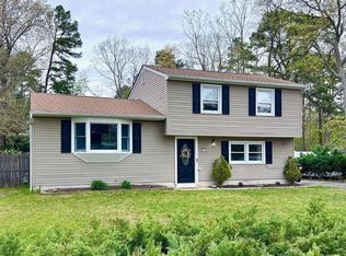 104 Cedar Lake Dr, Williamstown, NJ 08094