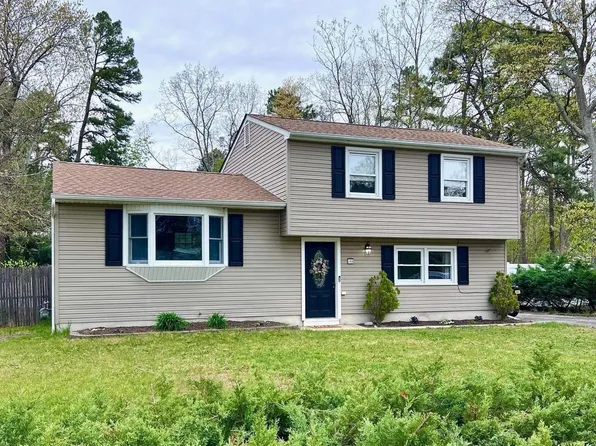 104 Cedar Lake Dr, Williamstown, NJ 08094
