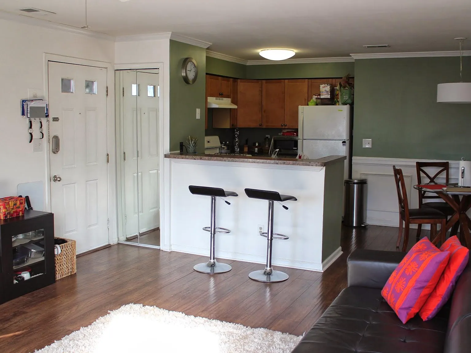 2 bed, 884 sqft, $2,500 — Photo 2